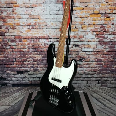 Fender Player Series Jazz Bass w/Pau Ferro Neck in Black w/FREE Shipping image 6