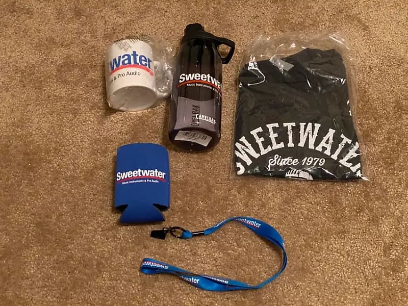 Sweetwater "Condenser" Graphic Shortsleeve Tshirt Large Reverb