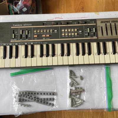 Casio MT 110 Casiotone 49 Key Synthesizer Reverb