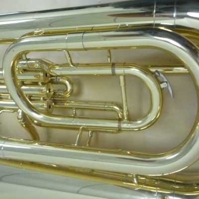 Tuba Mib Yamaha 201 en perfecto estado image 6