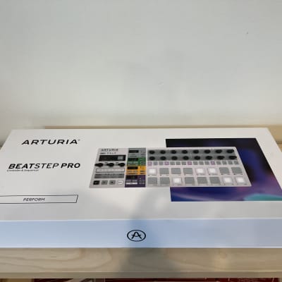 BeatStep Pro MIDI Controller image 6