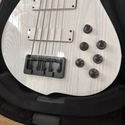 F Bass BN5 2022 - BN5 Trans White with Binding Bass Guitar image 3