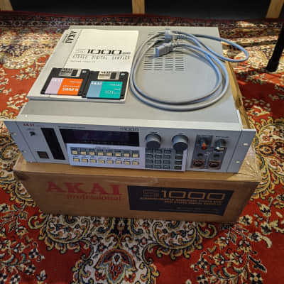 Akai S1000 MIDI Stereo Digital Sampler 1988 - White