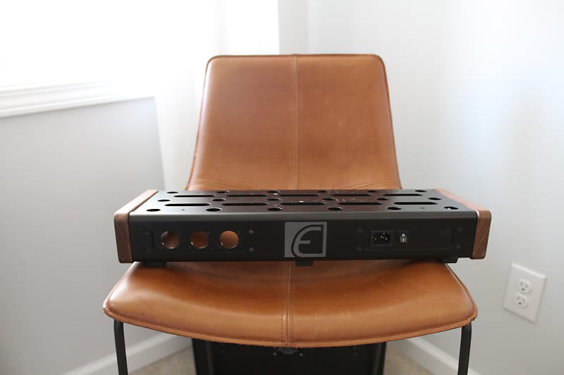 Emerson Pedalboard Mini 18"x7" Walnut Reverb