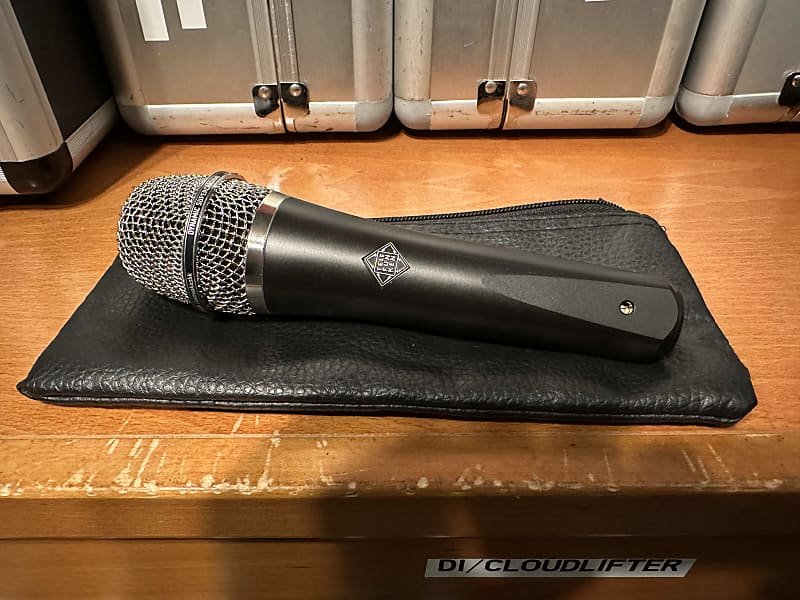 Telefunken M80 Custom Handheld Supercardioid Dynamic Microphone