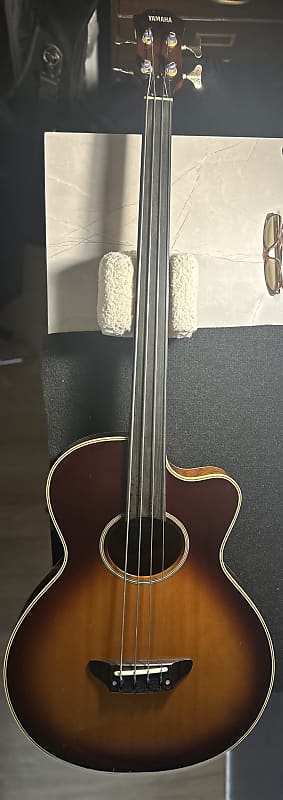 Yamaha APX-B12F Acoustic/Electric Fretless