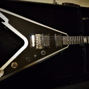 Dean Dime Razorback Flying V 255 Black and Silver Dimebag Emgs