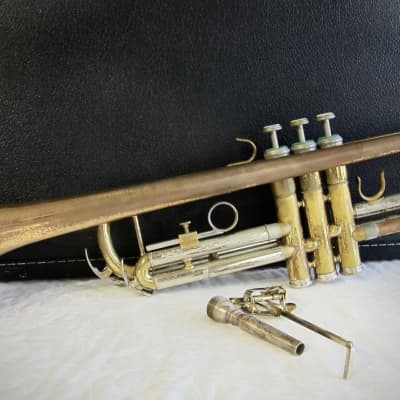 Olds Trumpet Unbranded Gold & Silver with Newer Conn Case Circa-1958-Gold & Silver image 4