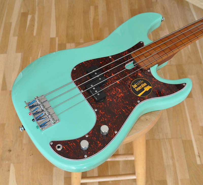 Sire MARCUS MILLER P5 Alder 4 FL MLG Mild Green FRETLESS / Precision Bass  Type / 2nd Generation