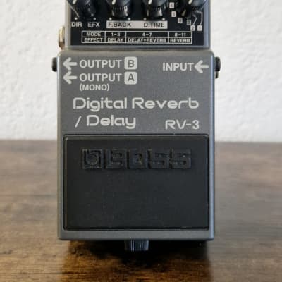 超美品の BOSS Reverb/Delay Digital RV-3 / ボス ギター 
