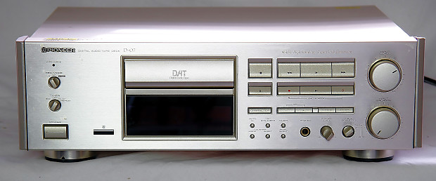 Pioneer D-07 DAT Recorder 1990's Top Of The Range Consumer DAT Machine