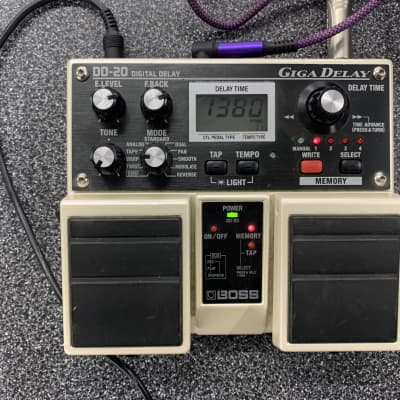BOSS Twin Pedal - Giga Delay | Long & McQuade