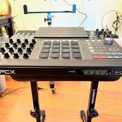 Akai Professional MPC X Standalone Sampler and Sequencer including Case and free small Akai Keyboard image 7