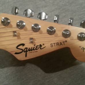 Fender 50th Anniversary Squier Strat - 22 Frets - Full Width Body - Tuxedo Pickguard image 4