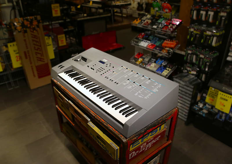 E-MU Systems Emulator III 61-Key 16-Voice Sampler Workstation 1987 - Grey image 1