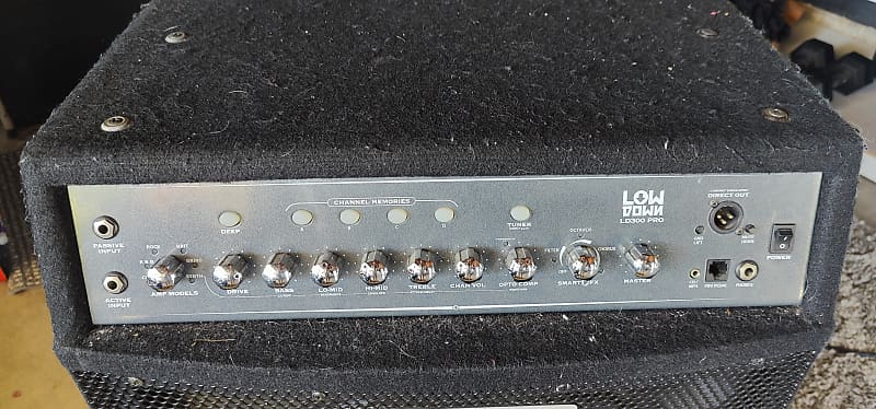 Line 6 LowDown LD300 Pro 300-Watt 1x15