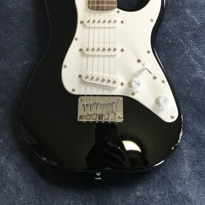 2019 Squier Mini Stratocaster V2 Black, with Rosewood Fretboard image 11