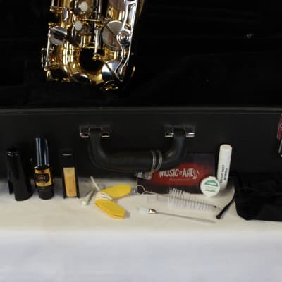 Yamaha YAS-26 Eb Student Alto Saxophone - Gold Lacquer & Nickel-Plate image 2