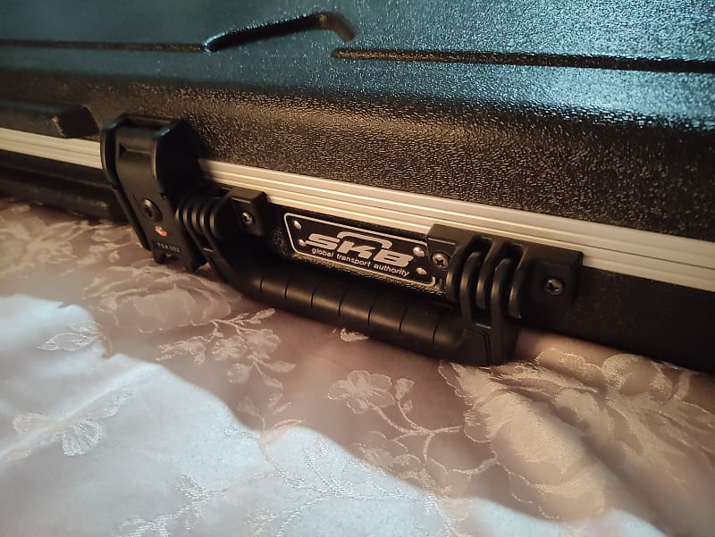 FENDER G&L SKB JAZZMASTER JAGUAR DOHENY OFFSET CASE FLIGHT Reverb UK