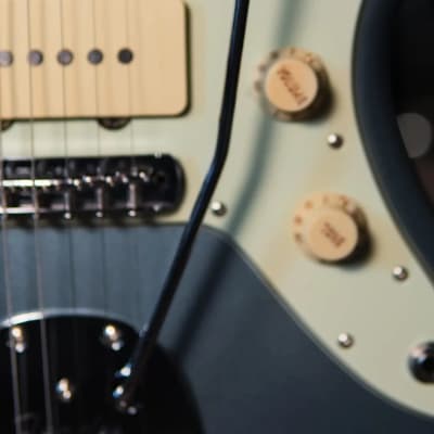 Fender Limited Edition Player Jazzmaster Electric Guitar, Pau Ferro Fingerboard - Ice Blue Metallic image 10