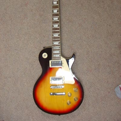 EKO VL-480 CHITARRA ELETTRICA TIPO GIBSON LES PAUL AGED CHERRY SUNBURST  FLAMED VL480