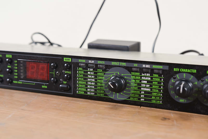 Zoom RFX-2000 Digital Reverb & Multi Effects Unit (church