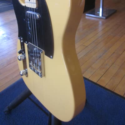 Used Left-Handed Fender Telecaster Electric Guitar Butterscotch Blonde w/ Black Pickguard w/ Hard Case Made in Japan image 8
