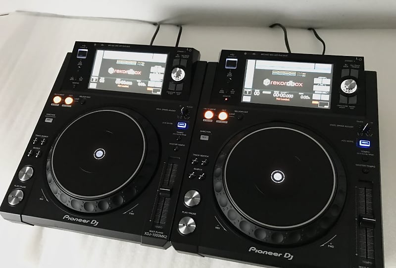 2x Pioneer XDJ-1000MK2 with original boxes