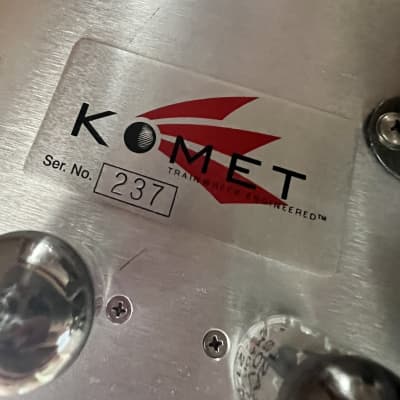 Komet 60 Red and White w/ Silver Control Panel image 10