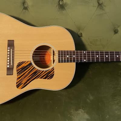 2017 Gibson J35 J-35 Acoustic Electric Guitar in Natural with | Reverb