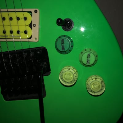 B.C. Rich Gunslinger neon green floyd rose guitar image 4