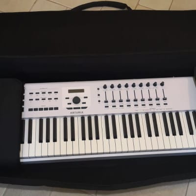 Arturia KeyLab 88 MkII MIDI Controller - White - Gator BAG