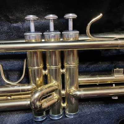 mendini student grade trumpet w/case and mouthpiece image 6