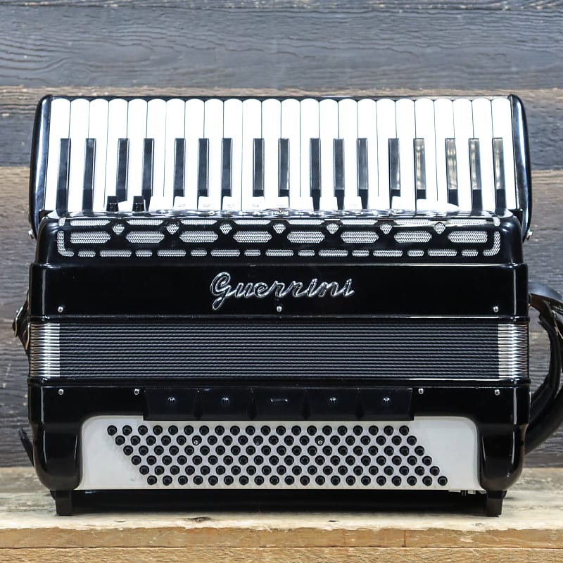 Guerrini 628 Model 120-Bass 41-Key 11-Treble Switch Black Piano