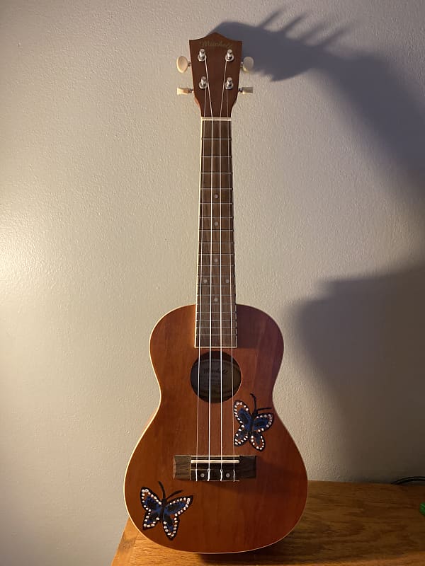 Mitchell MU40C Concert Ukulele Reverb