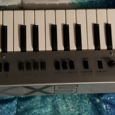 Yamaha KX5 Keytar image 2