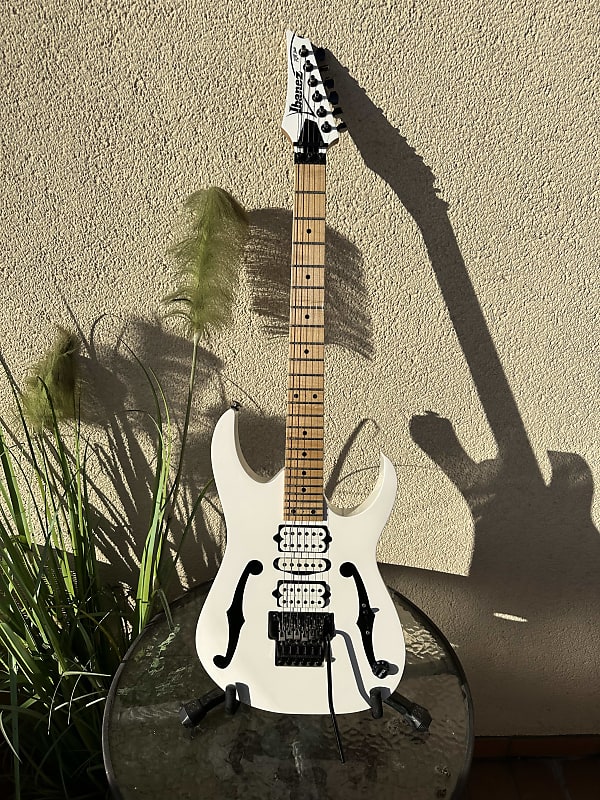 Ibanez PGM300RE-WH 20th Anniversary Paul Gilbert Signature 2009 - White image 1
