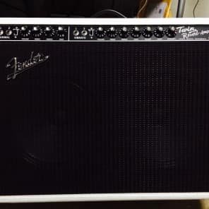 Fender twin sale reverb guitar center