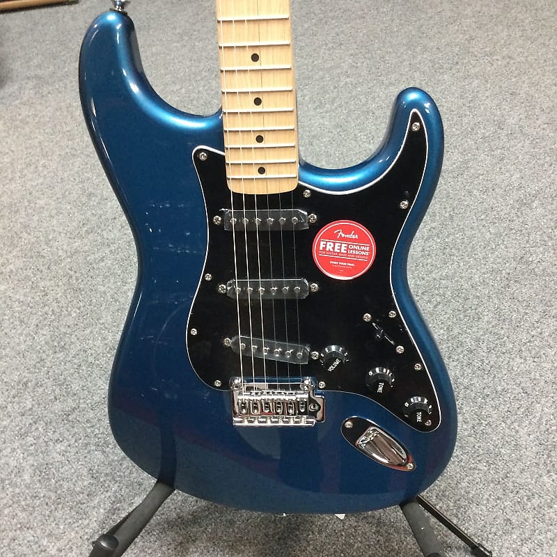 Squier Affinity Stratocaster with Maple Fretboard 2021 Lake Placid Blue image 1