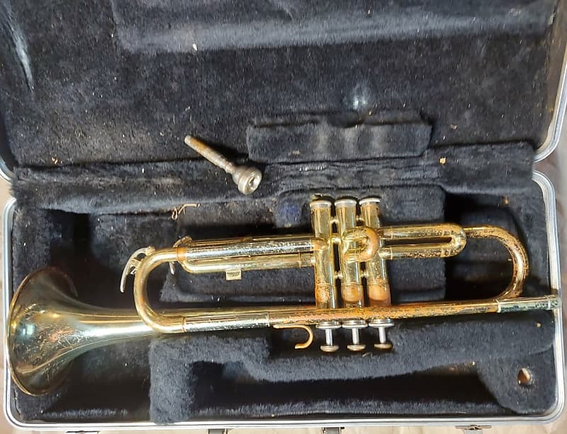 Yamaha YTR-232 Trumpet, Japan, with case and mouthpiece | Reverb