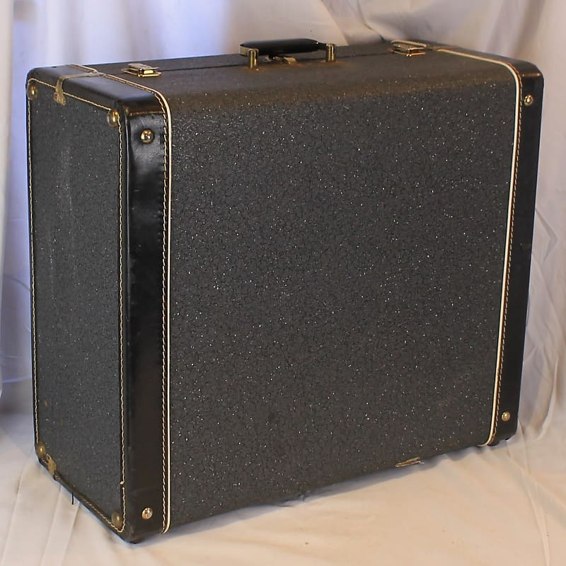 Pewter Gray Italian Accordion Hard Case 21.50" x 18.50" x 10" (54.50cm x 47cm x 25.50cm) image 1