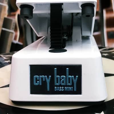 Dunlop CBM105Q Cry Baby Bass Mini Wah - Gearspace