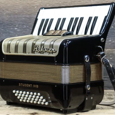 Hohner Student IVB 32-Bass 26-Key 3-Switch Black & Gold Piano Accordion w/Case image 2