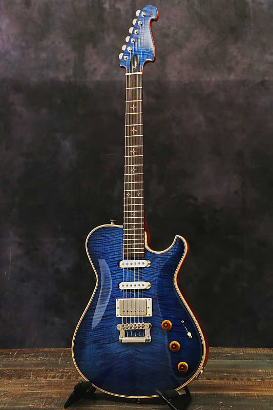Knaggs Guitars / Influence Series Kenai HSS Severn head