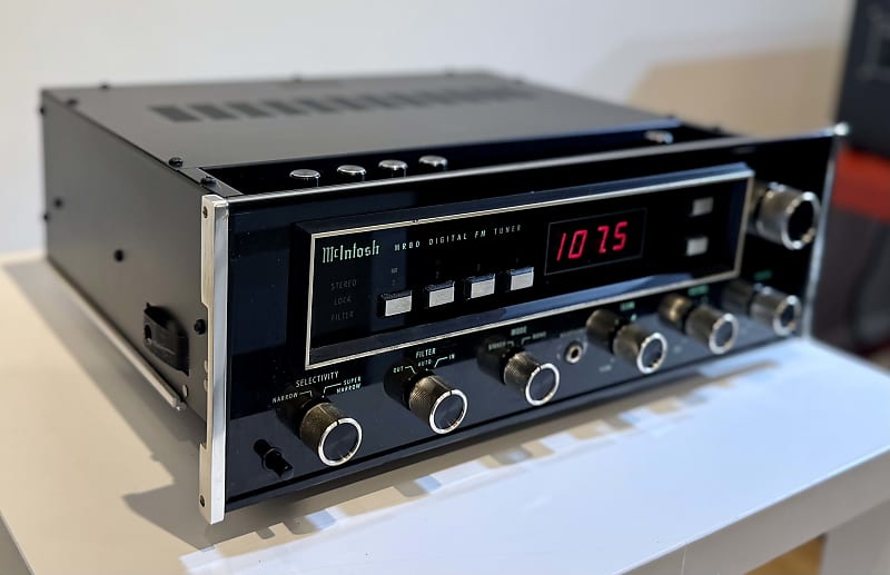 McIntosh MR80 Digital FM Tuner  			