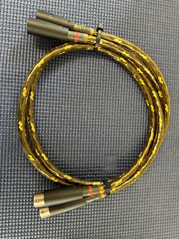 Wireworld Eclipse XLR Interconnect 1M Pair  			