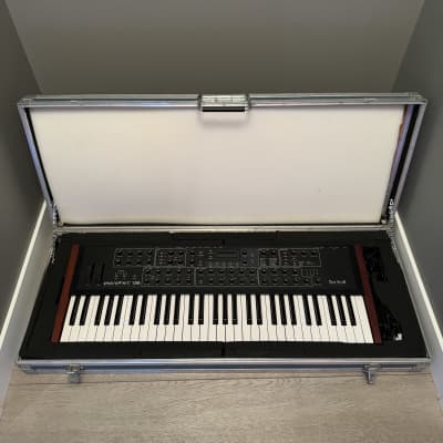 Dave Smith Instruments Prophet 08 PE 61-Key 8-Voice Polyphonic Synthesizer 2009 - 2015 Black with Wood Sides