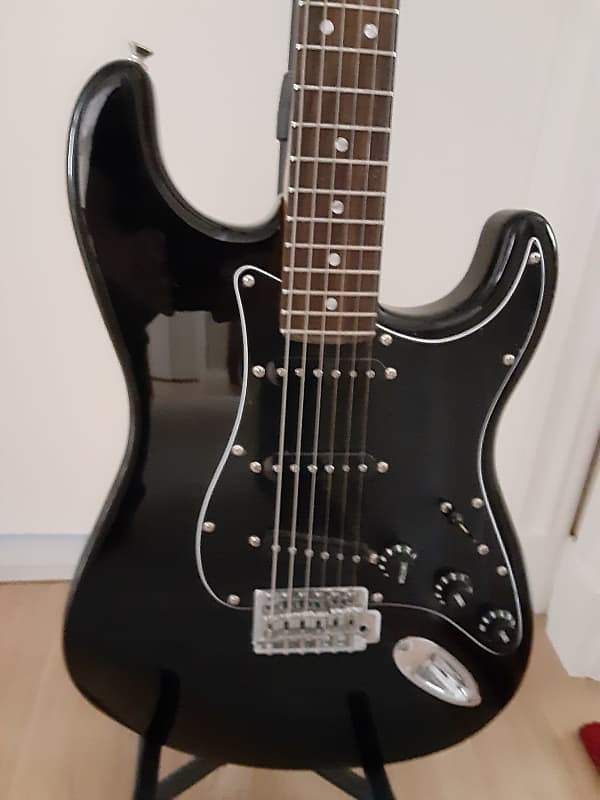 Fender Stratocaster 2005/2014 - Black Gloss | Reverb