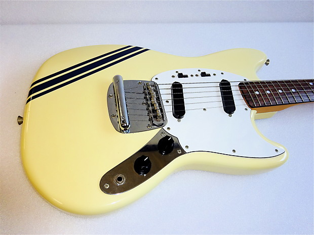 安い最新品Fender MUSTANG MG73 CO VWH 2011年製 エレキ ギター フェンダー 訳ありY6458607 フェンダー