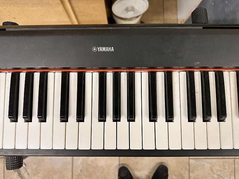 Yamaha Piaggero NP-11 61-Key Lightweight Keyboard